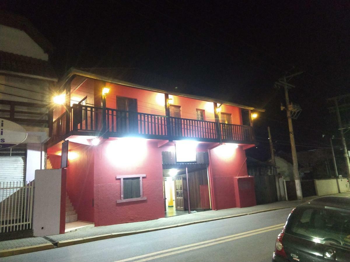 Pousada Rr Central Campos do Jordão Exterior foto